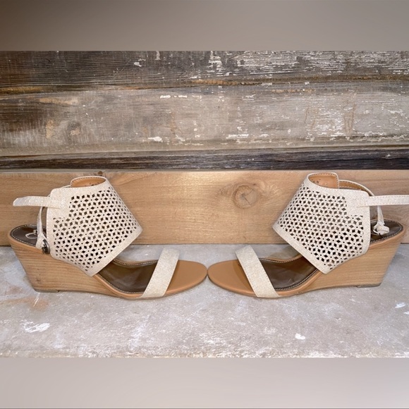 NEW Madeline Bohemian Wedge Tan Sandal Size 8.5 - Picture 2 of 9